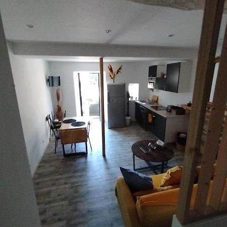شقة Trevoux: Loft Ravissant Avec Terrasse المظهر الخارجي الصورة