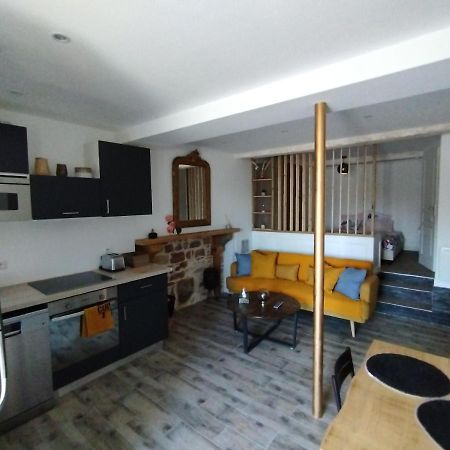 شقة Trevoux: Loft Ravissant Avec Terrasse المظهر الخارجي الصورة