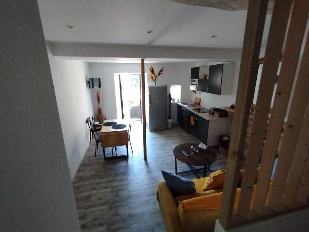 شقة Trevoux: Loft Ravissant Avec Terrasse المظهر الخارجي الصورة