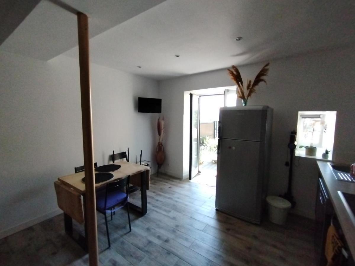شقة Trevoux: Loft Ravissant Avec Terrasse المظهر الخارجي الصورة