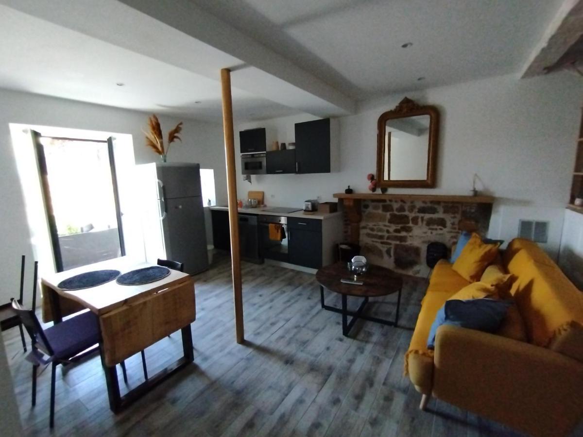 شقة Trevoux: Loft Ravissant Avec Terrasse المظهر الخارجي الصورة